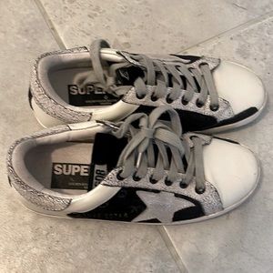 LIKE NEW! Golden Goose Super-stars size 37
